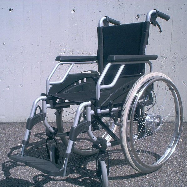 Matériel médical Fauteuil roulant pliable